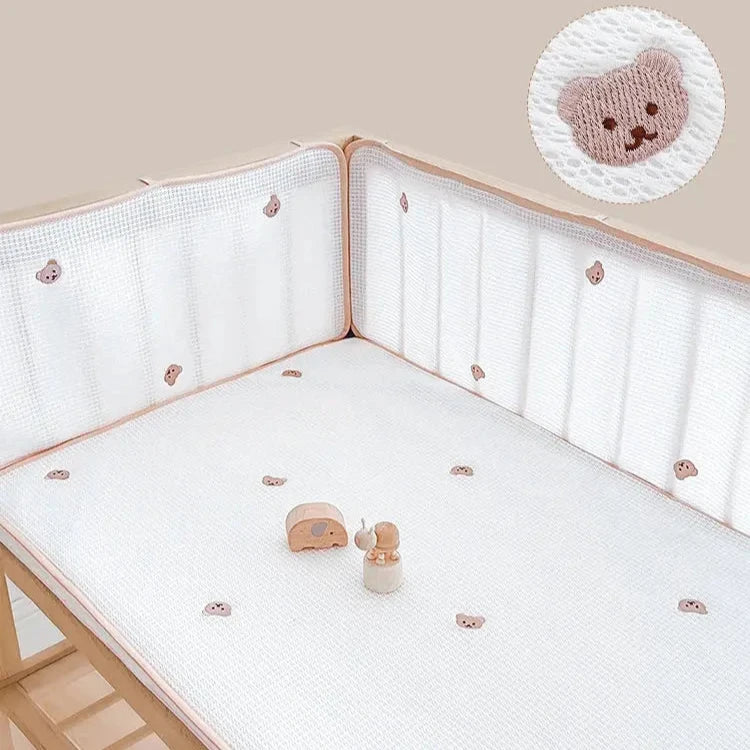 Le Caneton Breathable Mesh Crib Liner Set with Animal-Themed Embroidery and Contrast Piping