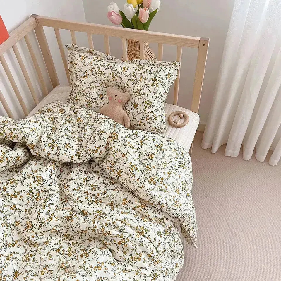 Le Caneton Extra Soft Toddler Blanket with Floral Pattern & Laces, 2.5 Tog