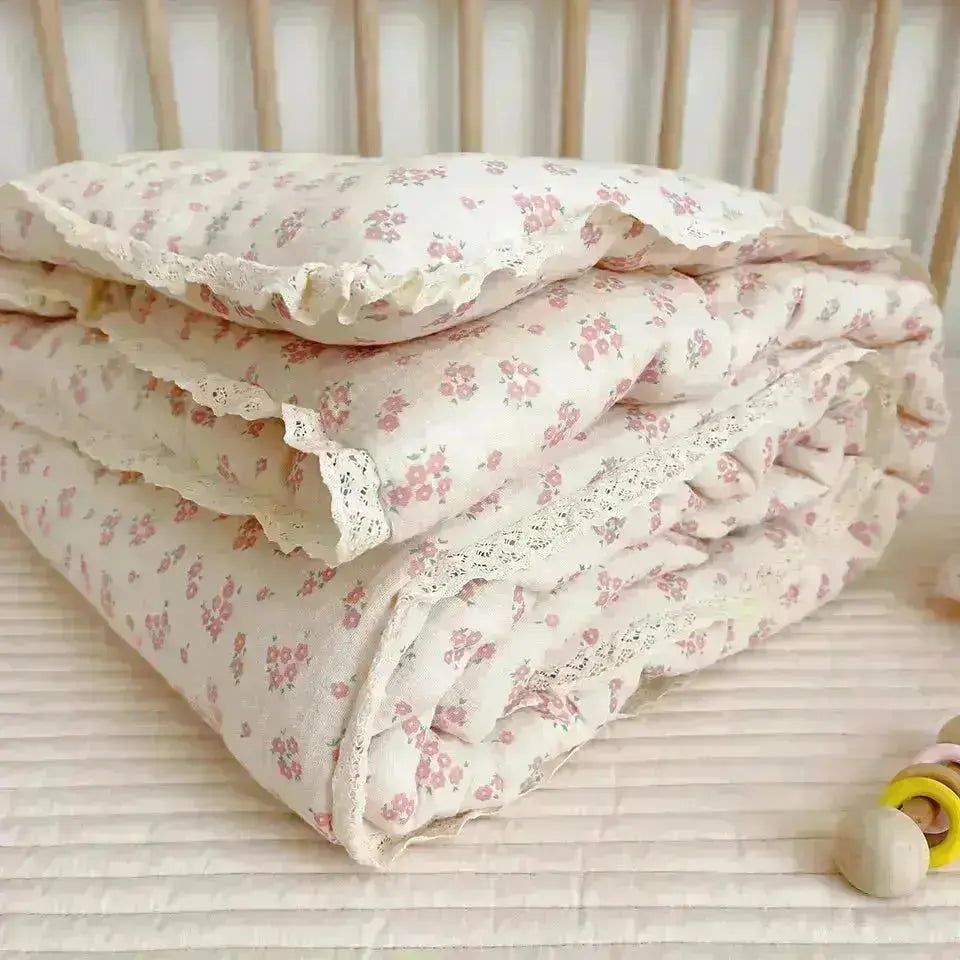 Le Caneton Extra Soft Toddler Blanket with Floral Pattern & Laces, 2.5 Tog