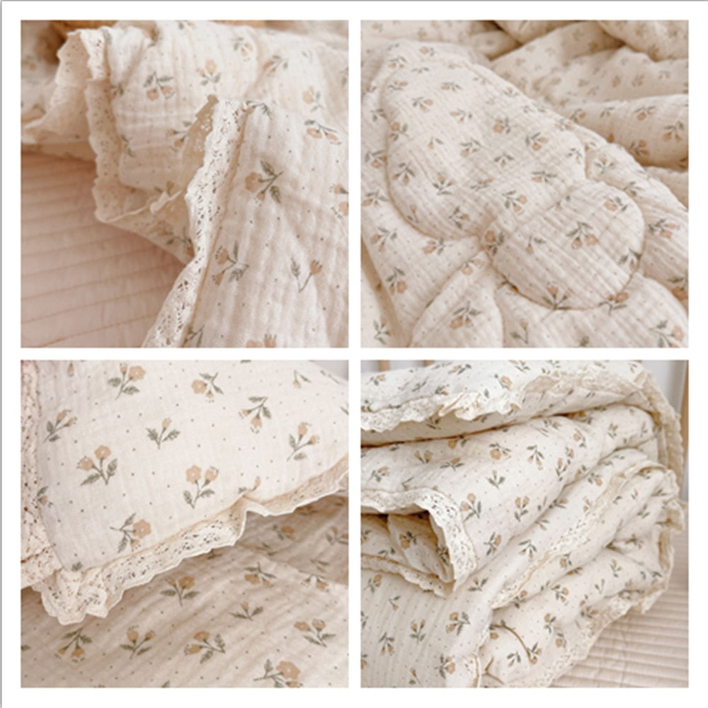Extra Warm & Soft Toddler Blanket with Floral Pattern & Laced Edges