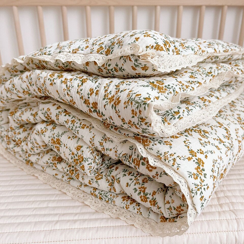 Extra Warm & Soft Toddler Blanket with Floral Pattern & Laced Edges